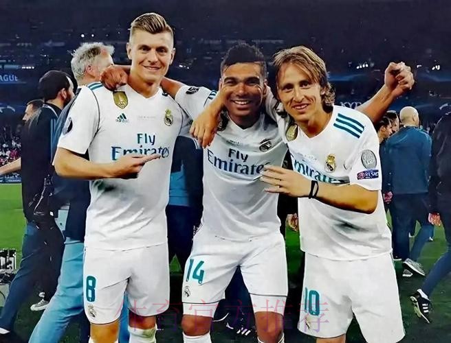 二老都留!马卡:皇马决定与魔笛、克罗斯续约一年